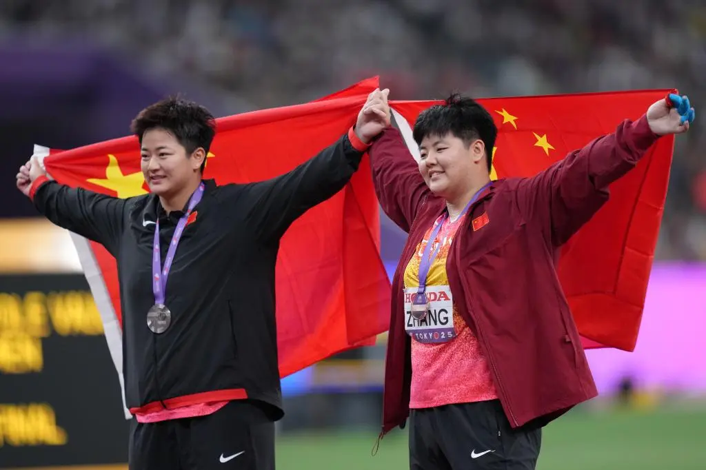 锦赛的, 家蝶, 拉松比赛爆