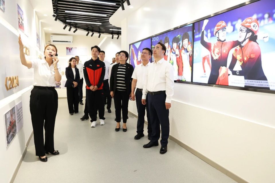 奥运冠军王, 级巡视员刘, 融合育人的 奥运冠军王, 级巡视员刘, 融合育人的